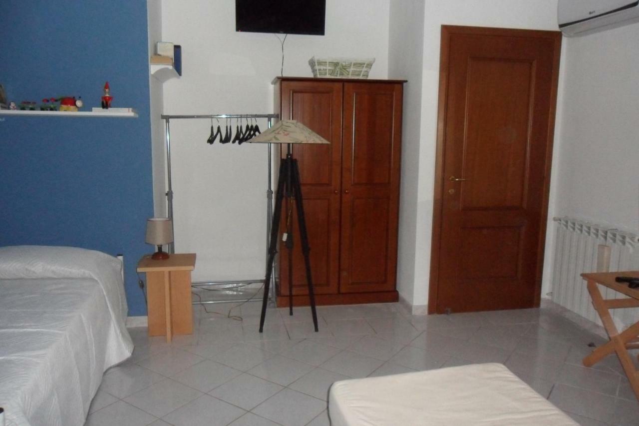 B&B A Casa Di Monica Olbia Exterior photo